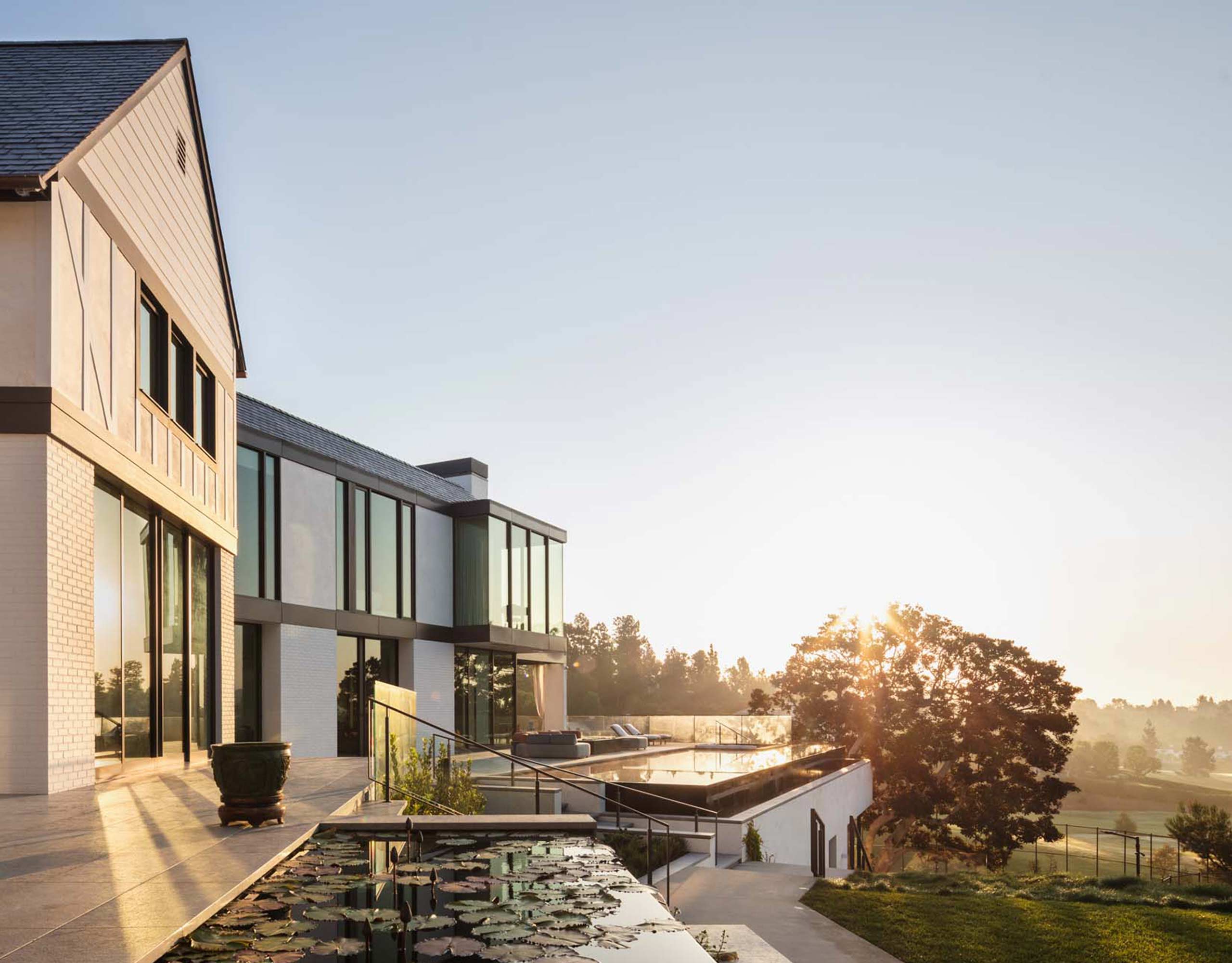 Elle Décor Exclusively Features RIOS-designed Bel Air Home